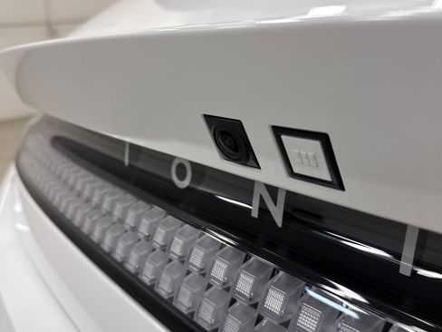 Used 2023 Hyundai Ioniq 6 SEL image 18