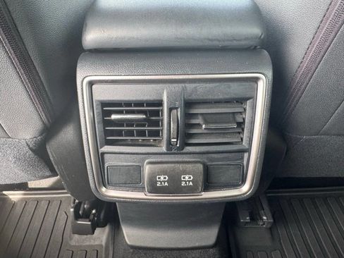 Used 2022 Subaru Forester Premium AWD/4WD image 31