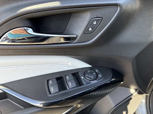 Used 2025 Chevrolet Trax LT w/ Driver Confidence Package image 18