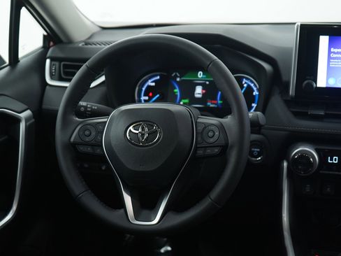 Used 2025 Toyota RAV4 XLE image 13
