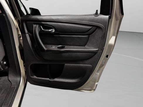 Used 2016 Chevrolet Traverse LT image 35