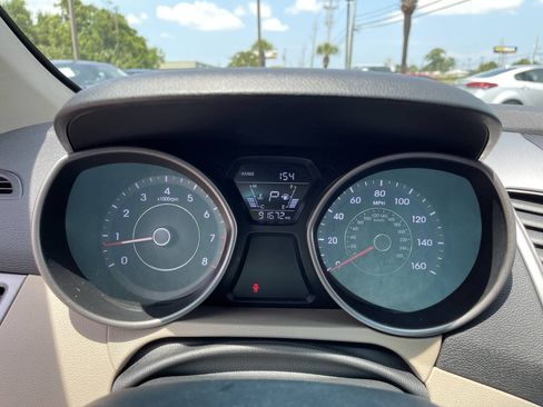 Used 2016 Hyundai Elantra Sedan FWD image 8