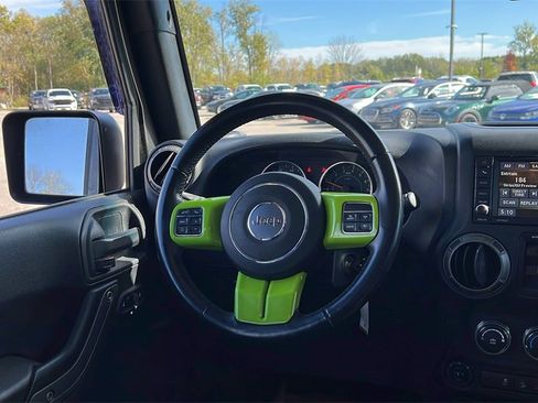 Used 2017 Jeep Wrangler Unlimited Willys image 13