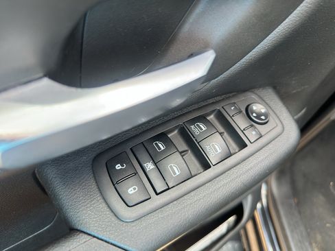 Used 2021 RAM 1500 Tradesman AWD/4WD image 17