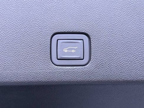 Certified 2025 Cadillac XT6 Sport w/ Platinum Package AWD/4WD image 13