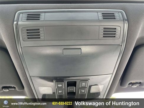 Certified 2019 Volkswagen Jetta R-Line w/ R-Line Cold Weather Package image 31