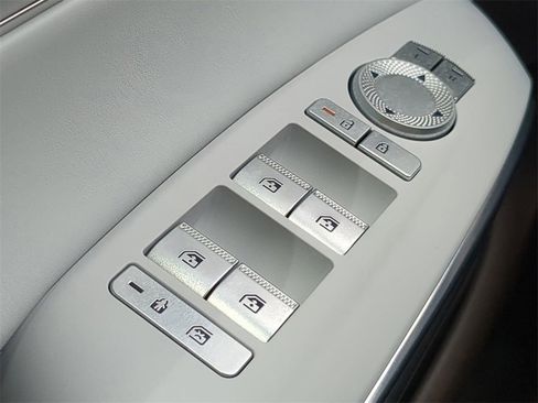 New 2026 Genesis Electrified GV70 image 19