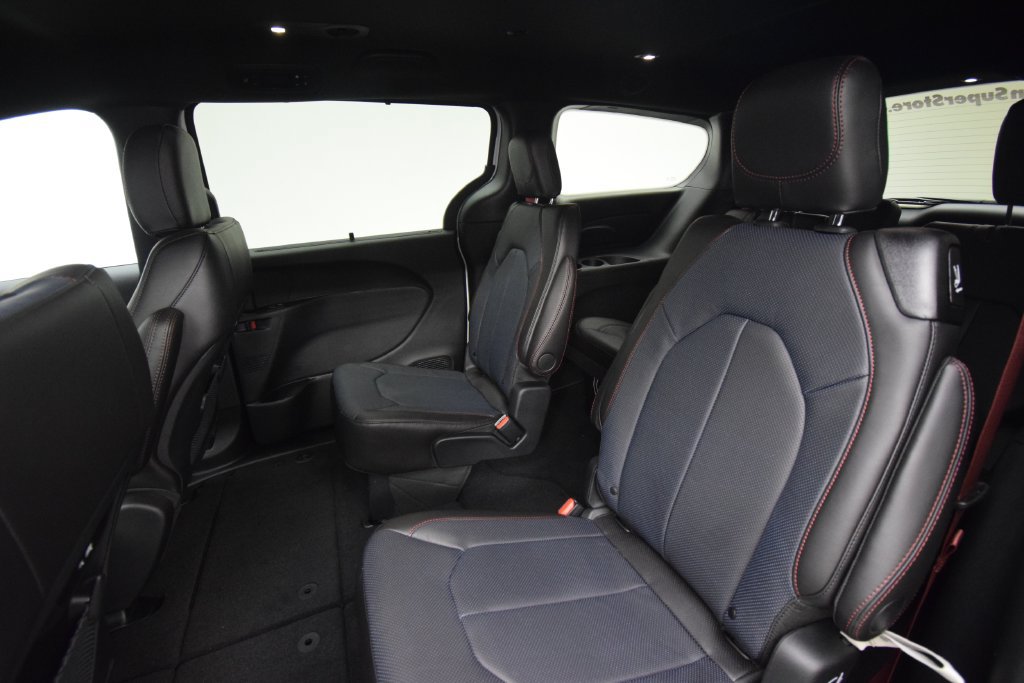 New 2027 Chrysler Pacifica Select FWD image 36