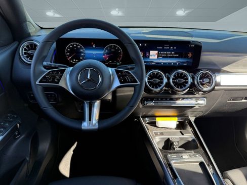 New 2026 Mercedes-Benz GLB 250 image 3