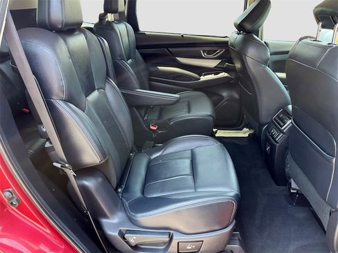 Used 2022 Subaru Ascent Limited image 26