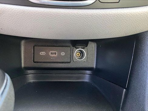 Used 2020 Chevrolet Equinox LT w/ LPO, Floor Liner Package image 15