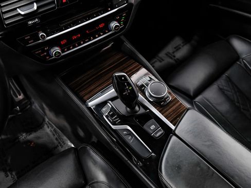 Used 2019 BMW 540i w/ M Sport Package RWD image 36