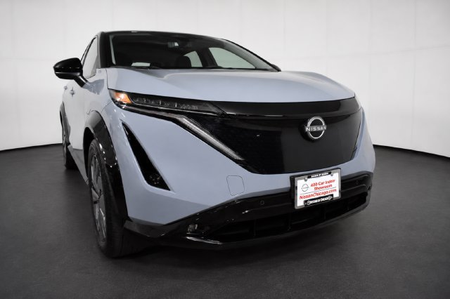 Used 2024 Nissan Ariya AWD image 3