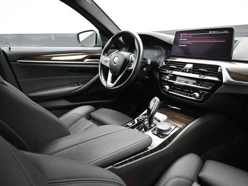 Used 2021 BMW 530i xDrive w/ Premium Package AWD/4WD image 14