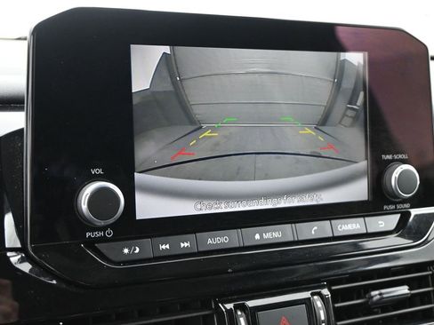 Used 2025 Nissan Pathfinder SV image 20