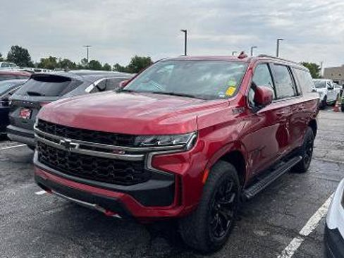 Used 2022 Chevrolet Suburban Z71 w/ Luxury Package AWD/4WD image 1