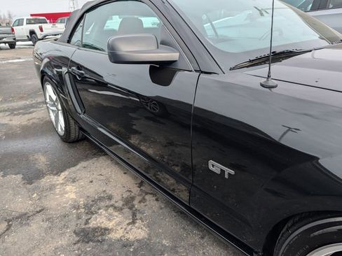 Used 2005 Ford Mustang GT image 12