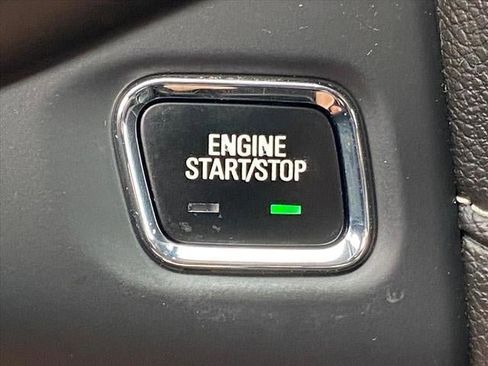 Certified 2022 GMC Acadia SLT w/ Technology Package image 21