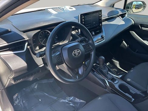 Used 2021 Toyota Corolla LE FWD image 17