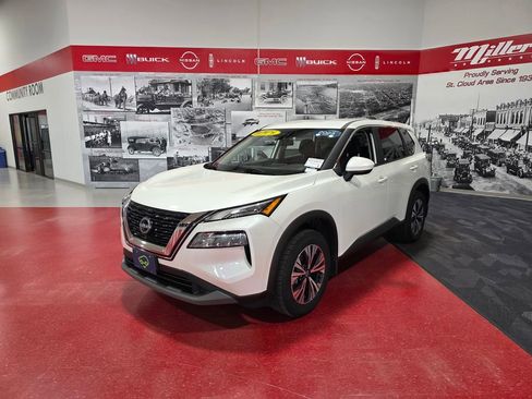 Used 2023 Nissan Rogue SV AWD/4WD image 8
