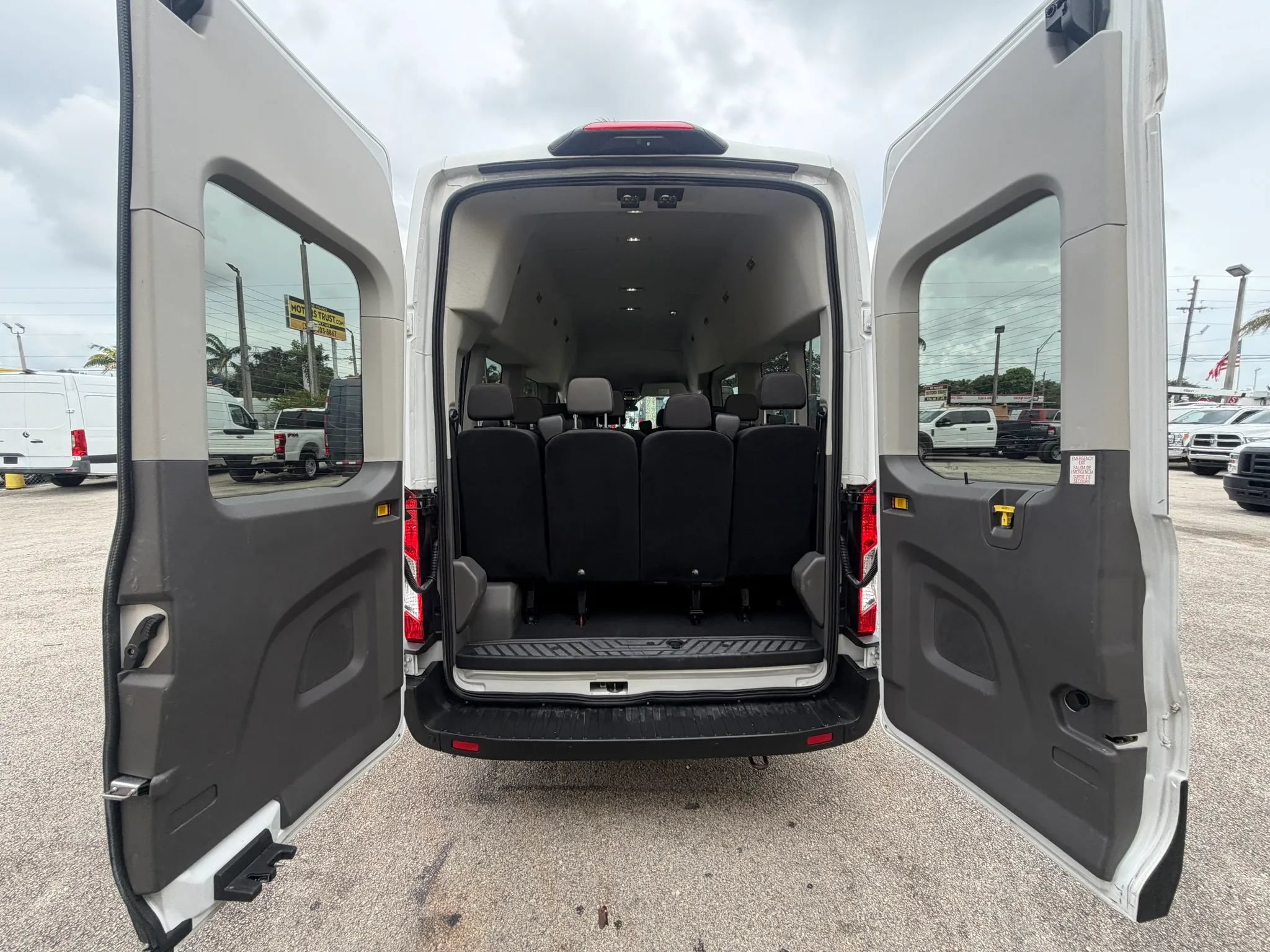 Used 2024 Ford Transit 350 XLT RWD image 6