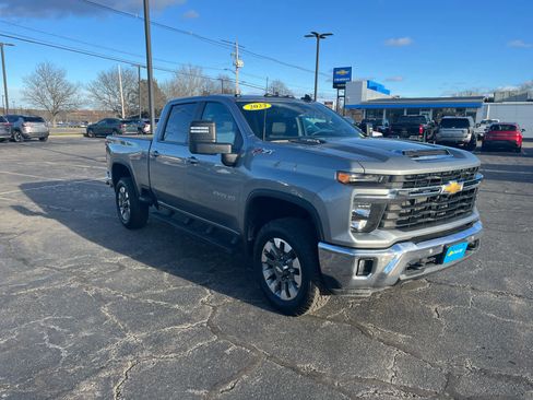 Used 2025 Chevrolet Silverado 2500 LT w/ All Star Edition image 8