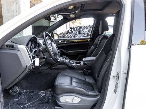 Used 2013 Porsche Cayenne Diesel AWD/4WD image 31