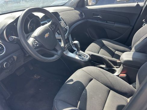 Used 2016 Chevrolet Cruze LT FWD image 9