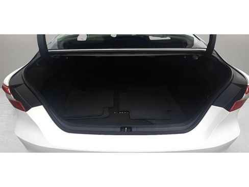 Used 2019 Toyota Camry LE w/ Carpet Mat Package FWD image 22