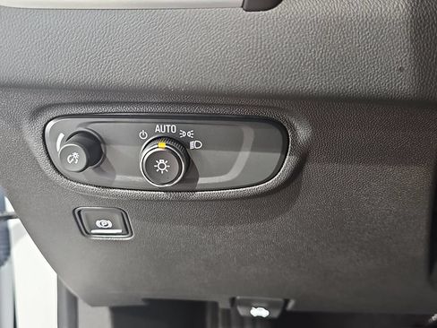 Used 2023 GMC Terrain SLE w/ LPO, Floor Liner Package AWD/4WD image 30