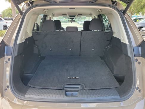 Used 2025 Nissan Rogue SV FWD image 7