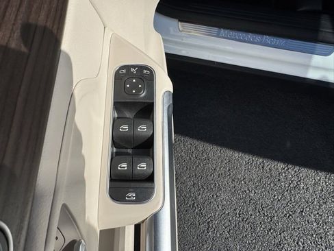 Used 2026 Mercedes-Benz GLB 250 4MATIC image 21