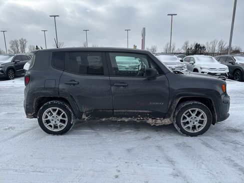 Used 2023 Jeep Renegade Latitude image 8