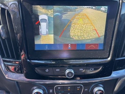 Used 2018 Chevrolet Traverse LT image 10