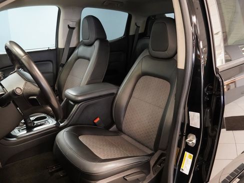 Used 2017 Chevrolet Colorado Z71 image 3