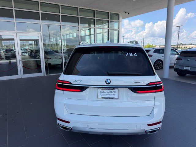 Used 2026 BMW X7 xDrive40i w/ Premium Package AWD/4WD image 7