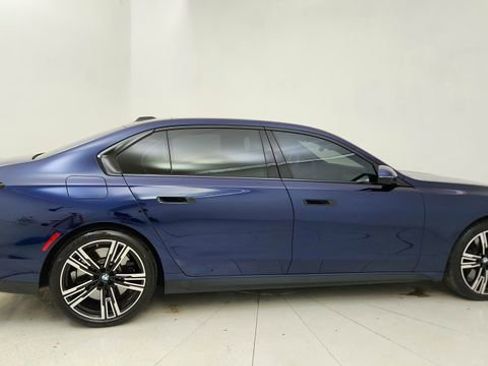 Used 2023 BMW 760i xDrive AWD/4WD image 6