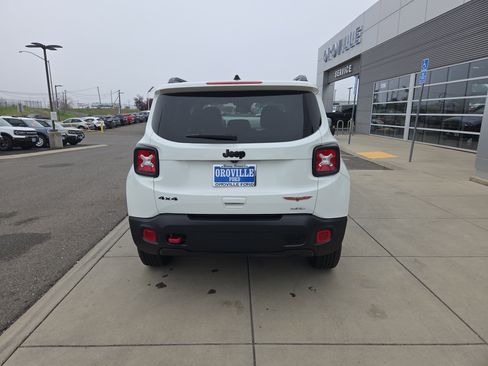 Used 2023 Jeep Renegade Trailhawk image 4