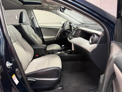 Used 2018 Toyota RAV4 Limited AWD/4WD image 24