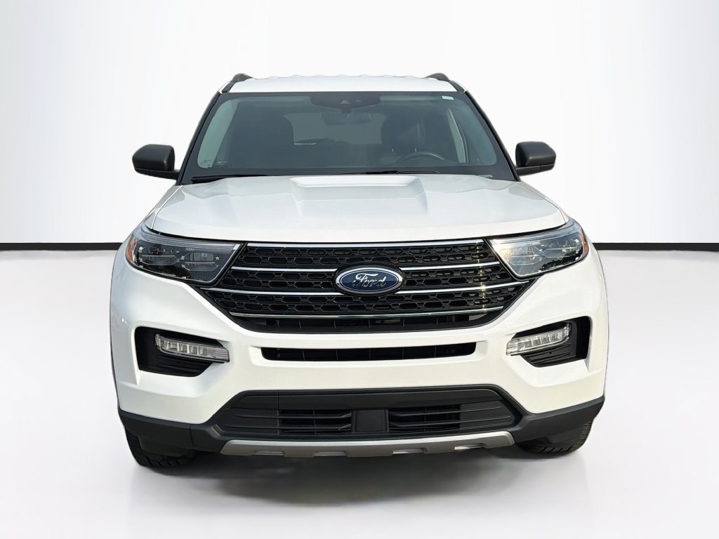 Used 2022 Ford Explorer XLT w/ Equipment Group 202A AWD/4WD image 2
