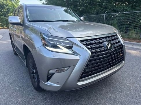 Used 2023 Lexus GX 460 Premium w/ Premium Package AWD/4WD image 3