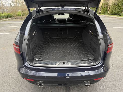 Used 2018 Jaguar XF S image 7