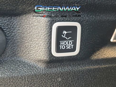Used 2023 Jeep Grand Cherokee L Altitude AWD/4WD image 6