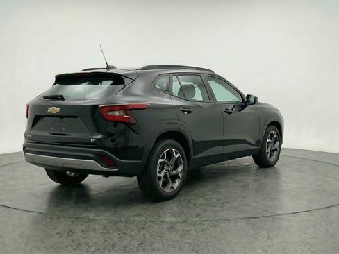 Used 2025 Chevrolet Trax LT image 9