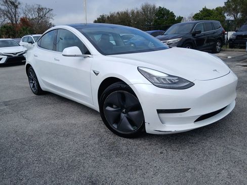 Used 2020 Tesla Model 3 Standard Range Plus image 2
