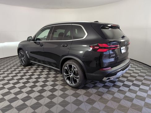 Used 2026 BMW X5 sDrive40i w/ Premium Package image 3