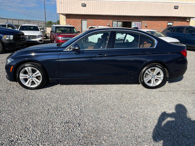 Used 2017 BMW 330i xDrive Sedan AWD/4WD image 10