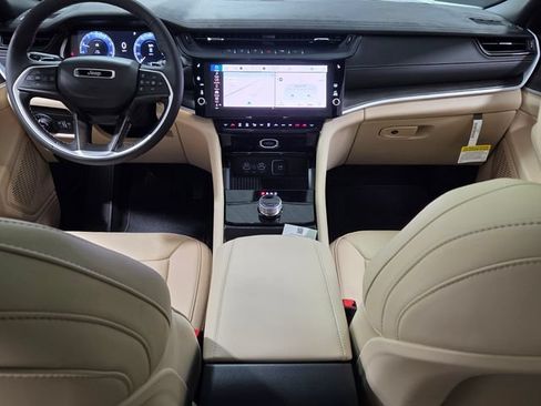 New 2026 Jeep Grand Cherokee L Limited w/ Luxury Tech Group II RWD image 8