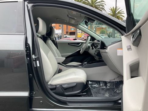 Used 2023 Kia Niro Wind FWD image 53