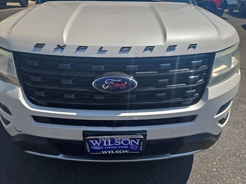 Used 2016 Ford Explorer Platinum AWD/4WD image 32